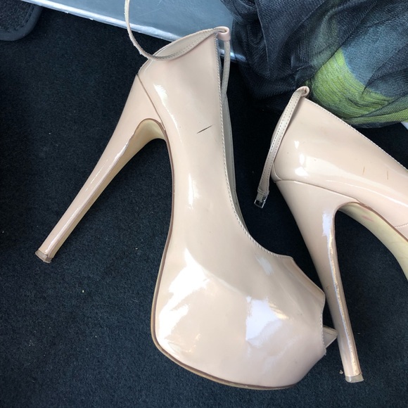 Nude Steve Madden platform pumps with ankle strap - Picture 1 of 5